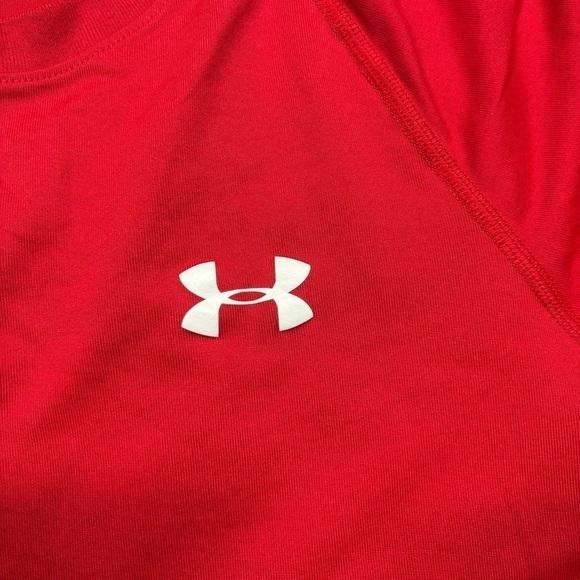 Under Armour Shirt Womens Small Crewneck Loose Activewear Gym Fitness Loose Red - Picture 3 of 5